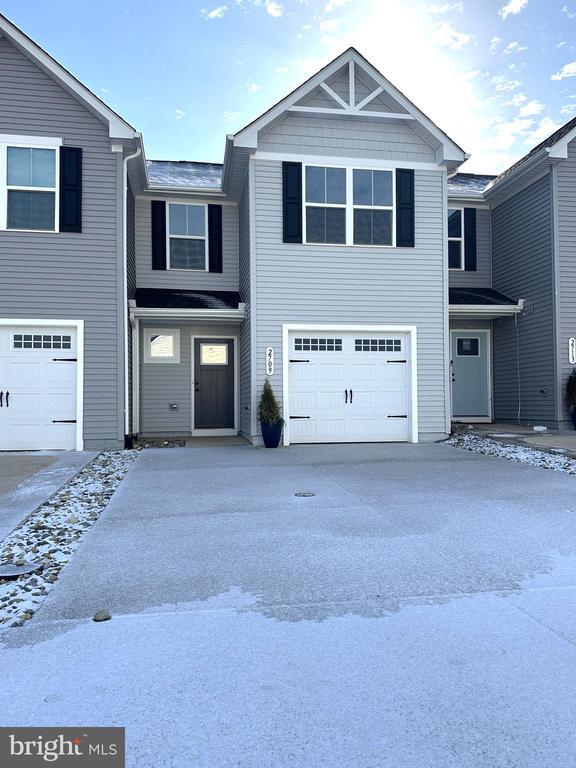 Building Photo - 2709 Apricot Dr