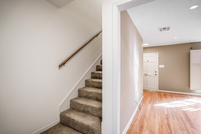 Photo - 4020 Roseland St