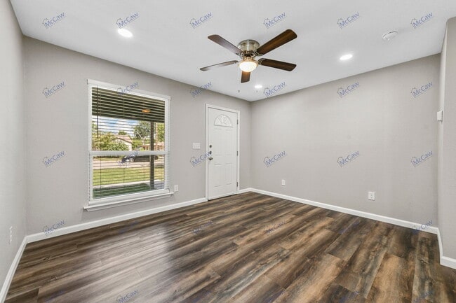 Photo - 417 High School Ln