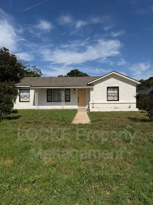 Building Photo - 209 Westfork Dr