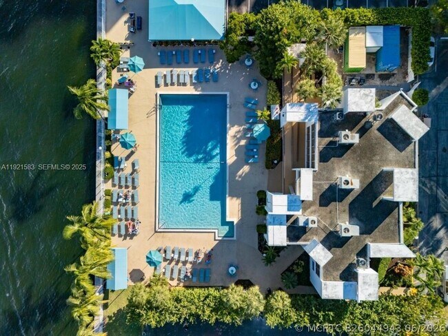Photo - 1000 Parkview Dr Unit 316