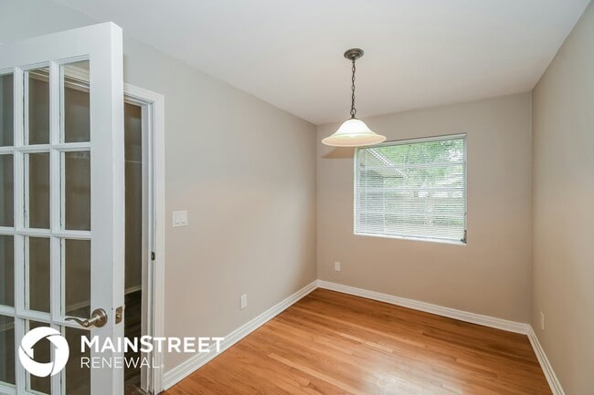 Photo - 2655 Lorna Rd