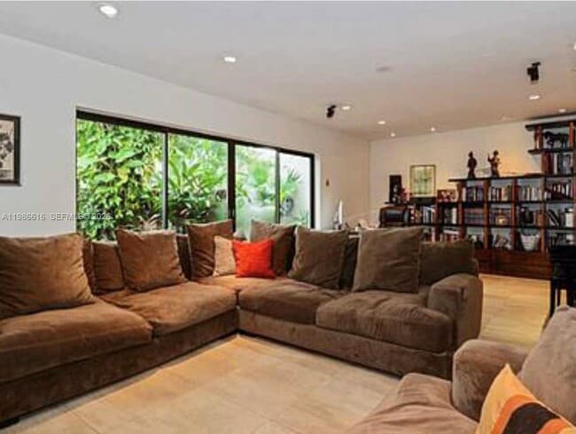 Photo - 2991 Lakewood Ln