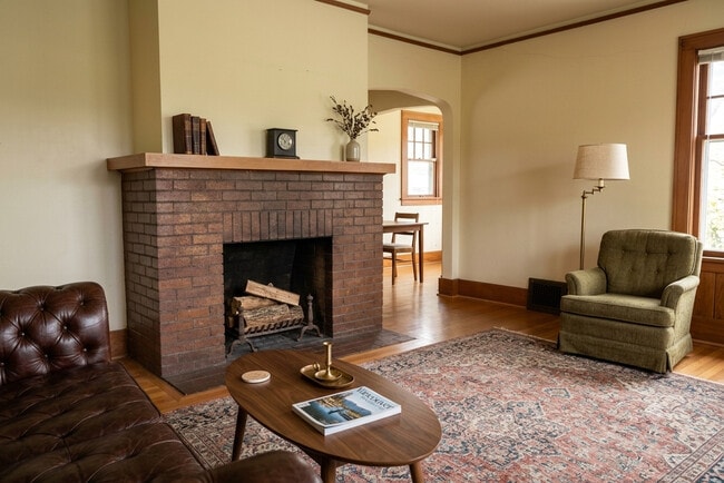 Living room - 316 W Stadium Blvd