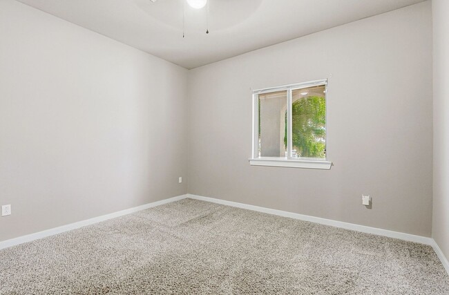 Photo - BEAUTIFUL FAR EAST HOME RIGHT OFF I-10, PET FRIENDLY WITH NO BREED RESTRICTIONS