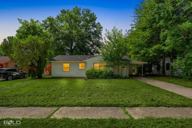 Photo - 3003 Hillcrest Ave