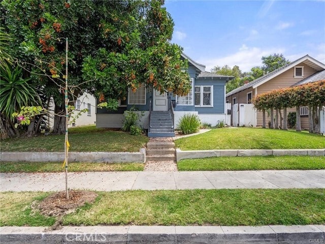 Building Photo - 759 N Loma Vista Dr