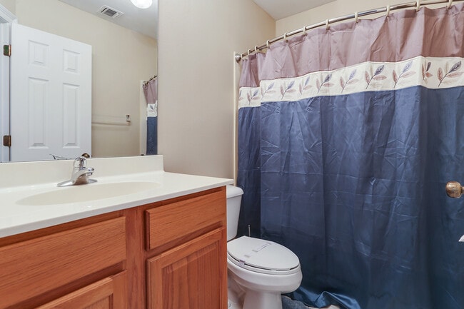Photo - 303 Russell Dr