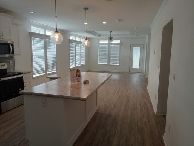 Photo - 637 Pine Brook Cir