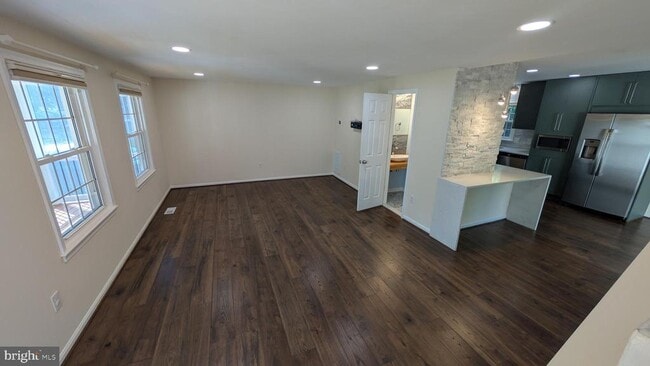 Photo - 5813 Shana Pl