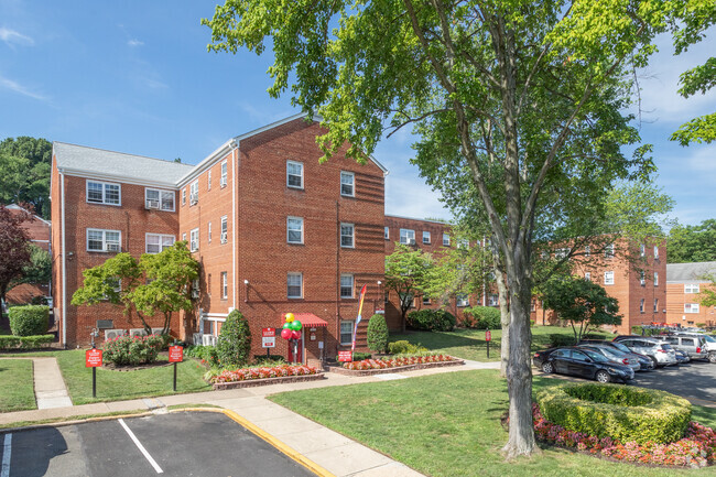 Lloyd Apartments - Alexandria, VA | ForRent.com