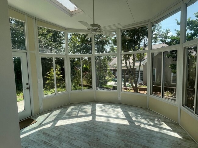 Photo - 972 Bridgegate Dr NE