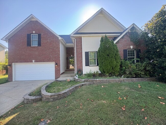Building Photo - Single Family Home in Clarksville!