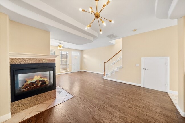 Building Photo - 2406 Calumet St