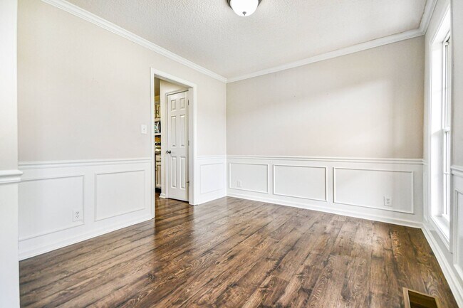 3378 Poplar Hill