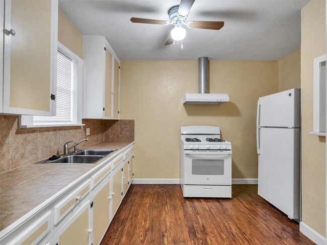 Building Photo - 2316 Freeman St Unit 2 Rental