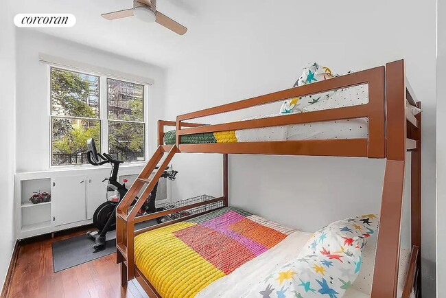 Photo - 159 W 13th St