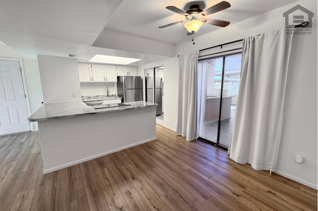 Photo - 2320 N 52nd St