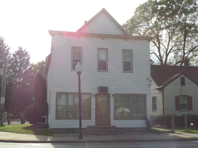 Building Photo - 3581 S Kinnickinnic Ave Rental