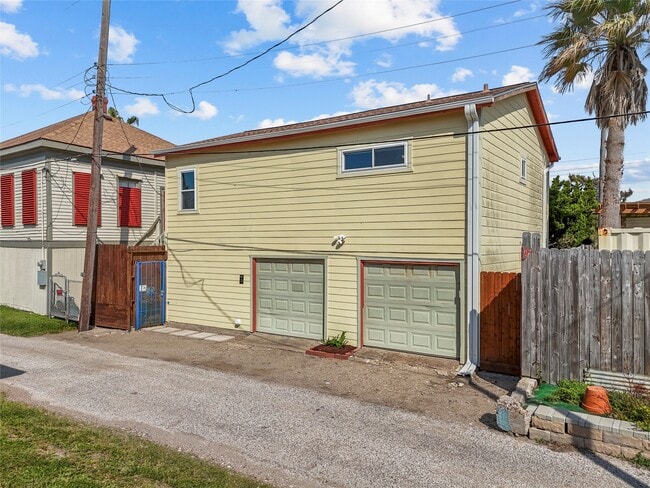 Photo - 1725 Avenue O