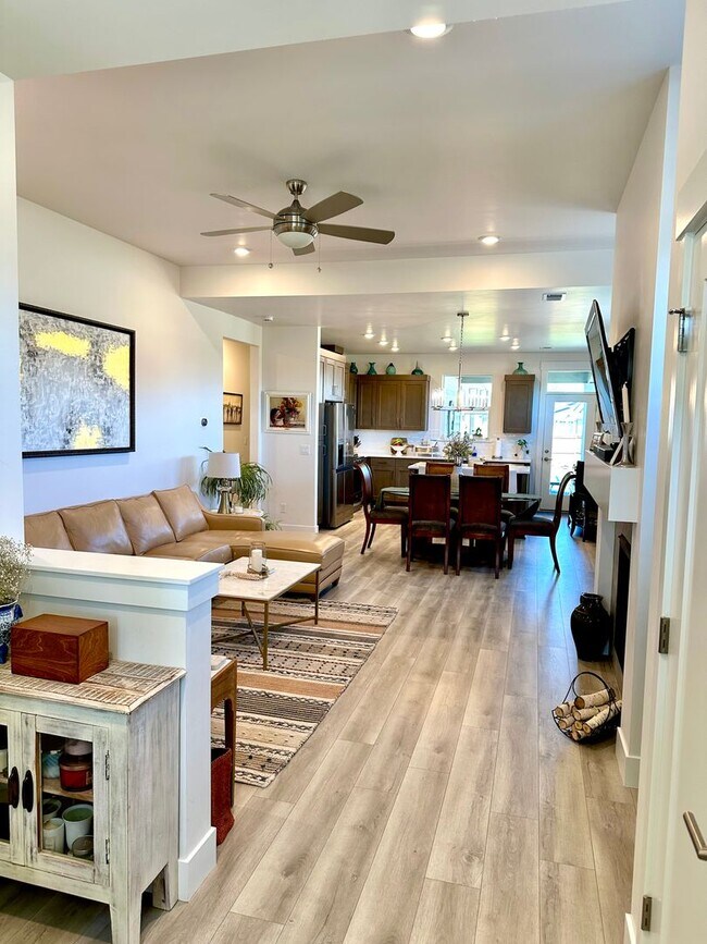Photo - ** 1/2 OFF First Month's Rent** Gorgeous s...