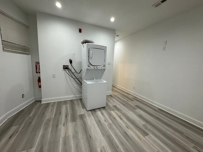 Photo - 3857 N Broad St Unit 3