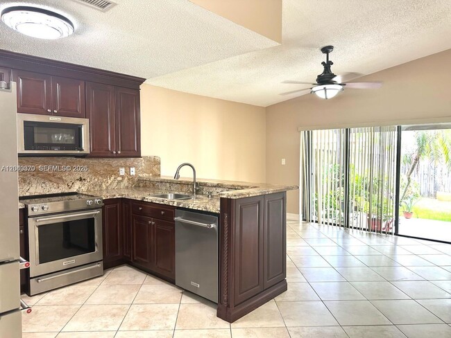 Photo - 2514 SW 138th Ave