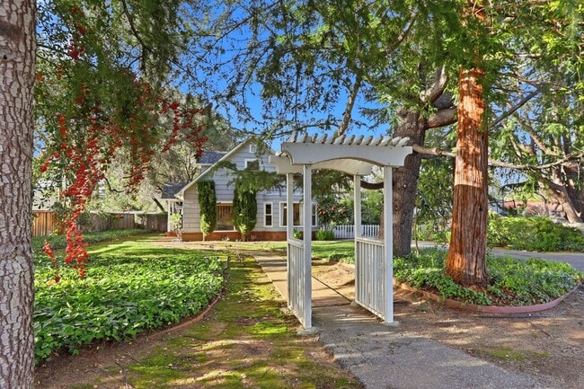 Photo - Gorgeous Large Lot 4-Bedroom Saratoga Home