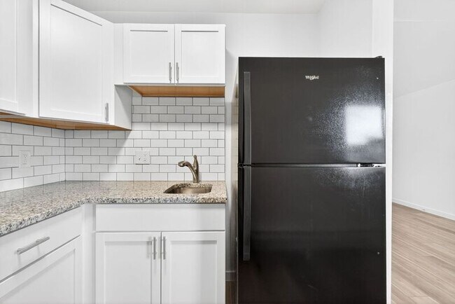 Photo - 7374 E Main St