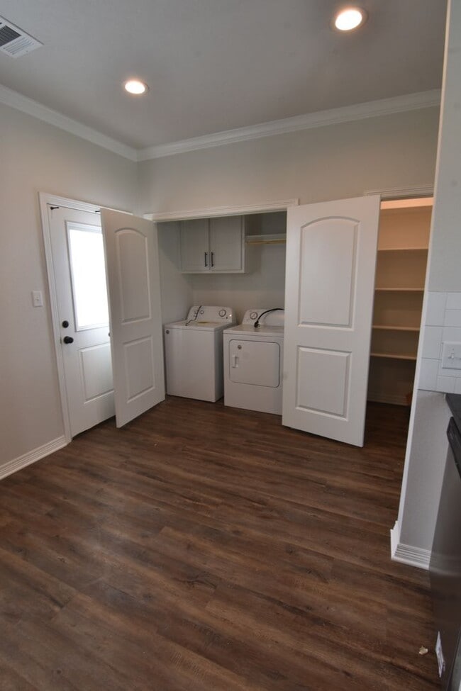 Photo - 4 bed,4 bath House available Jan 2nd 2026