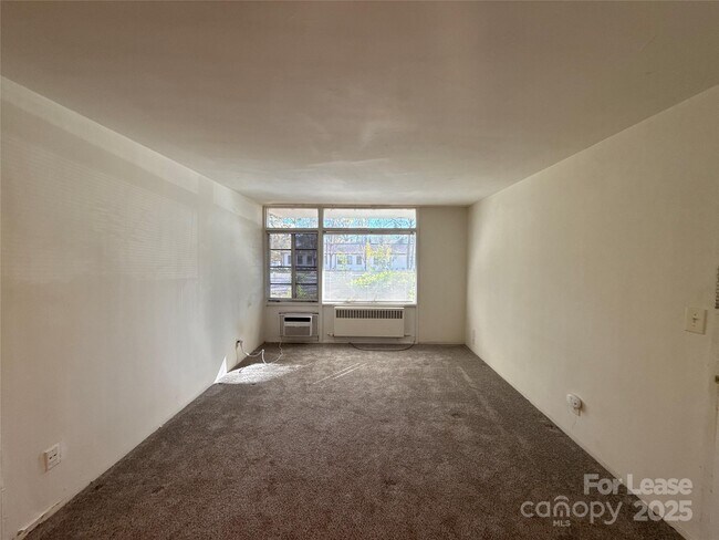 Photo - 2126 E 7th St Unit 103