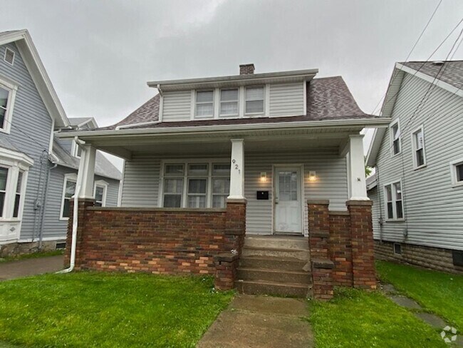 Building Photo - 921 Hayes Ave Rental