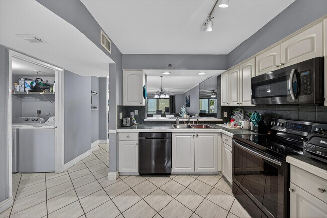 Photo - 2200 S Cypress Bend Dr Unit 101