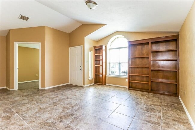 Photo - 1306 SW 95th St