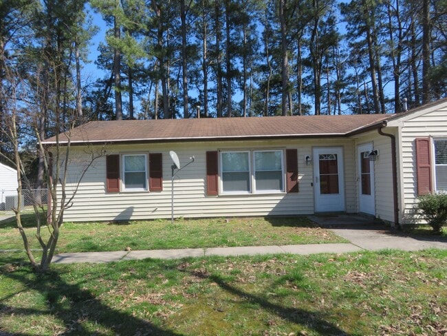 Building Photo - 2529 Pin Oak Ct Unit A