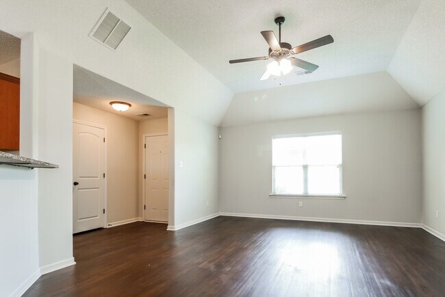 Photo - 9470 Eckley Pl