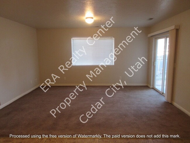 Photo - 534 W 1950 N
