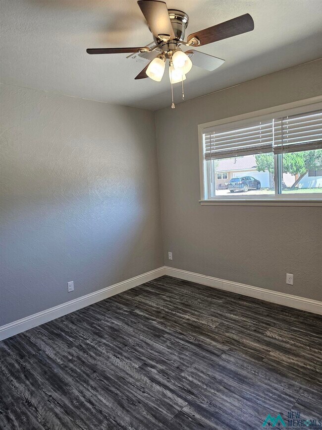 Photo - 201 W Yucca Ave