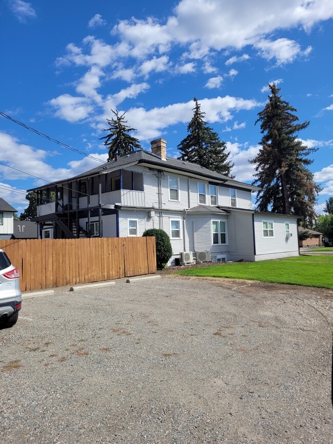 Photo - 303 E Indiana Ave