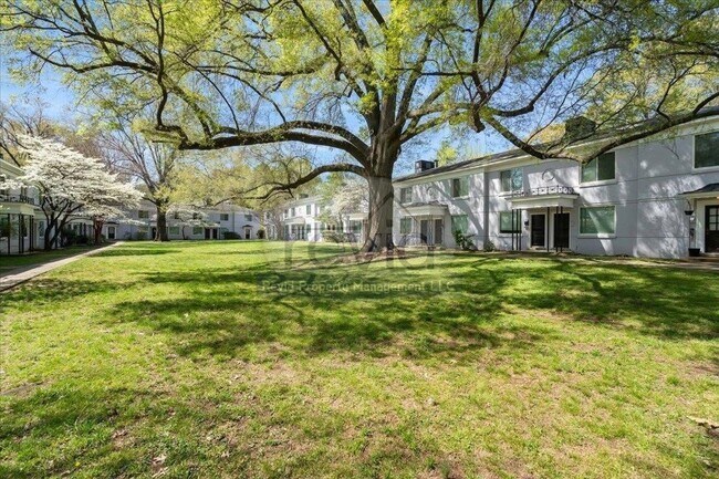 585 E Parkway S. #28