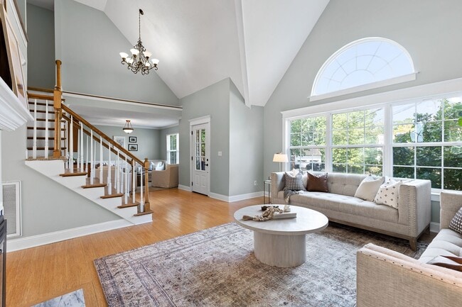 Photo - 4 bedroom 2.5 bath house with lawncare, in...