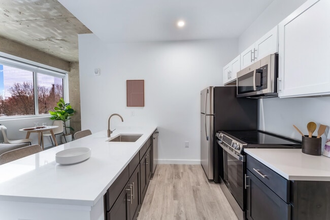 Building Photo - The Mercer