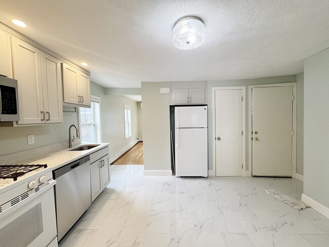 Building Photo - 7 Sumner Pl Unit 2