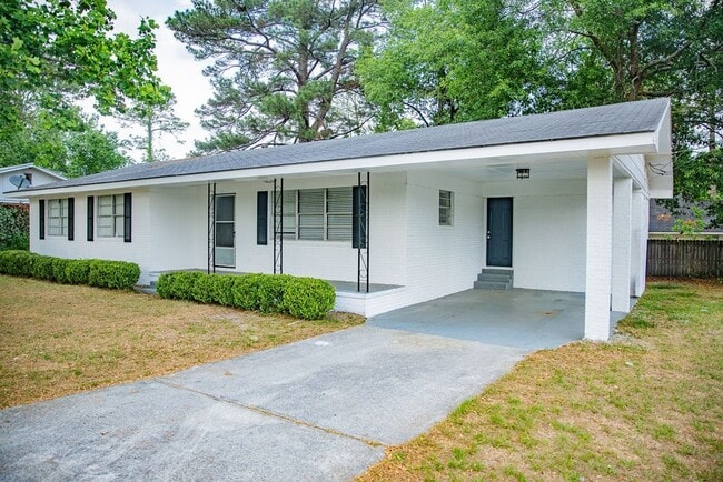 Photo - 608 Holiday St