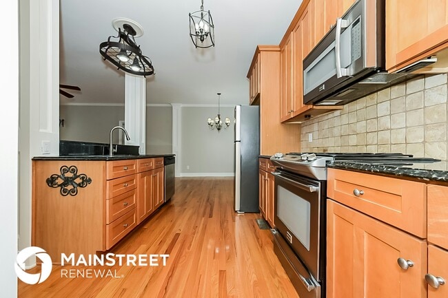 Photo - 107 Denham Square