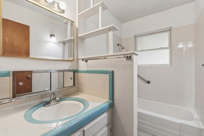 Photo - Updated 1 Bedroom/Bathroom Apartment!