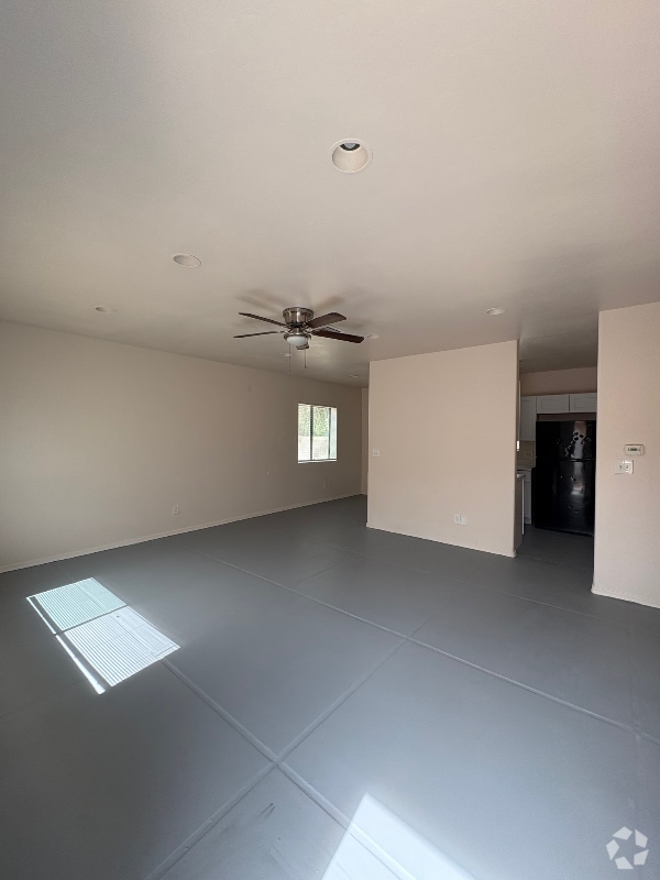 Building Photo - 1025 E 24th St Rental