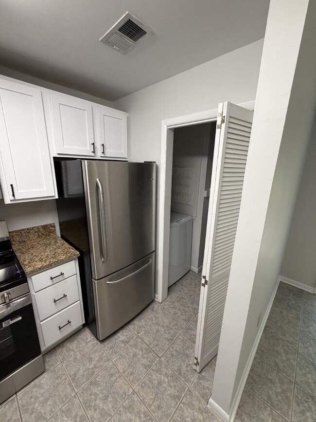 Photo - 1223 Meadow Park Ln
