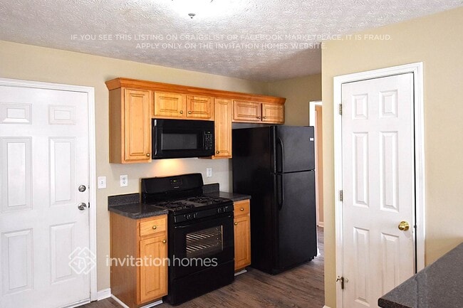 Photo - 9586 Lakeview Cir