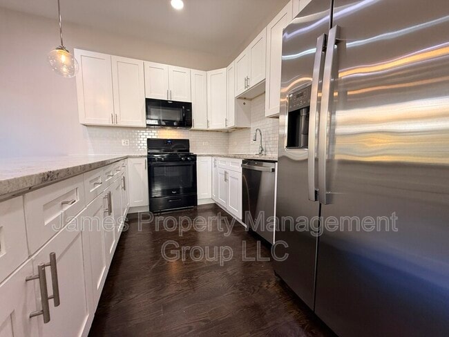 Photo - 2511 W Cortland St